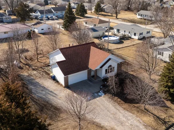 707 South St, Urbana, IA 52345