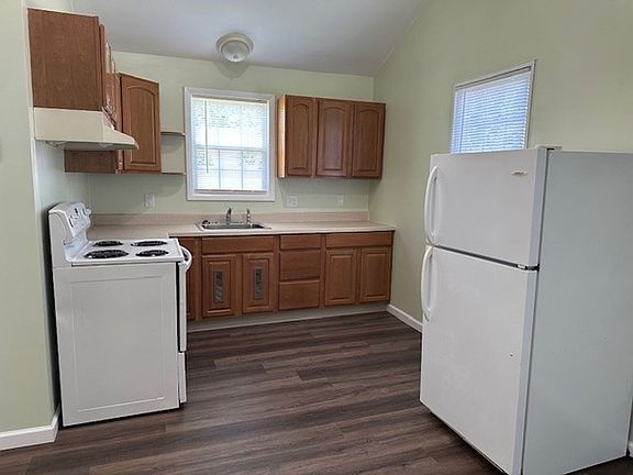 4th image of 153 Fisher Ave