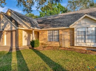 111 Concord Ln, Victoria, TX 77901