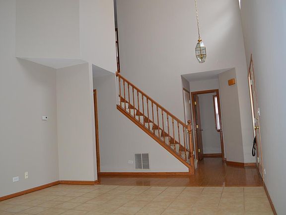 3rd image of 2048 Orchard Ln