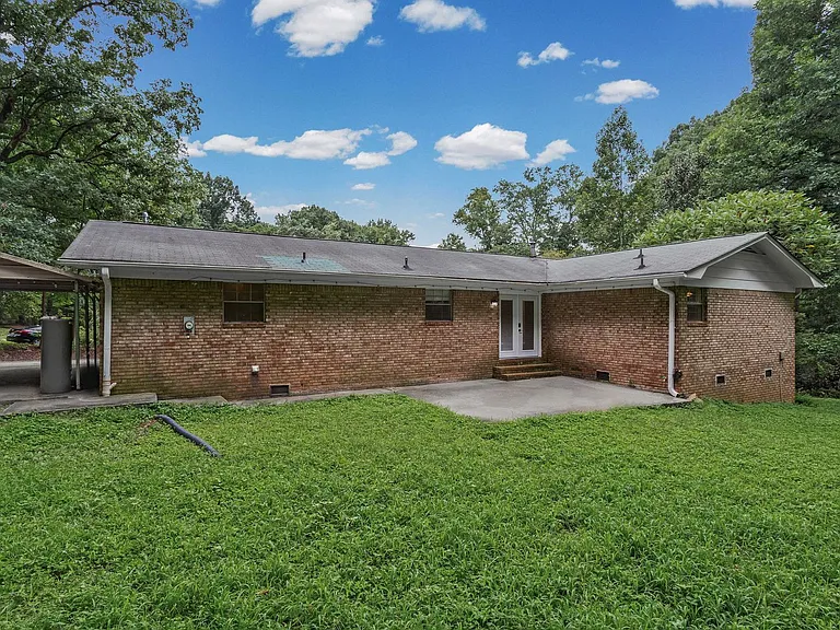 6096 Hillpine Dr — Photo 26