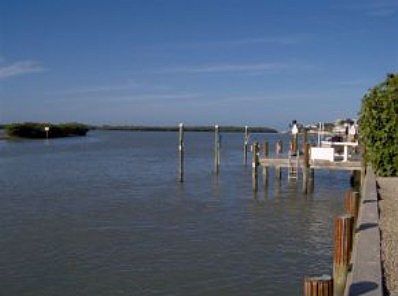 Seawall in excellent condition