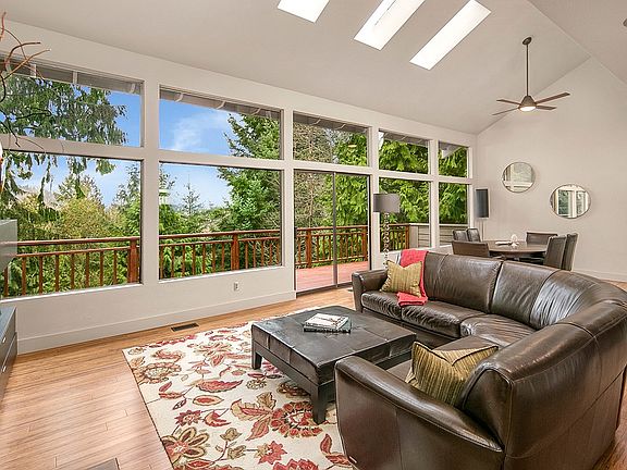 2nd image of 85 Mount Pilchuck Ave NW