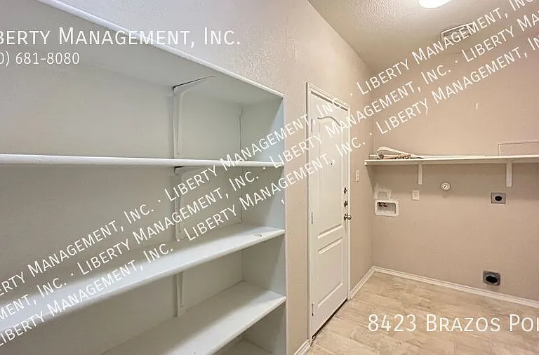 8423 Brazos Point — Photo 18