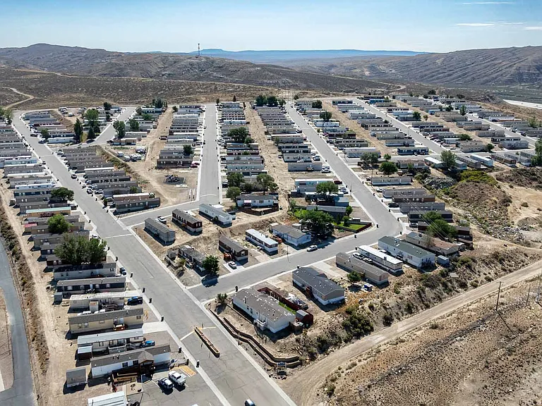 Skyline Village — Photo 2