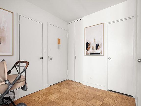 5th image of 300 E 75th St APT 4N