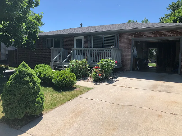 707 James St — Photo 2