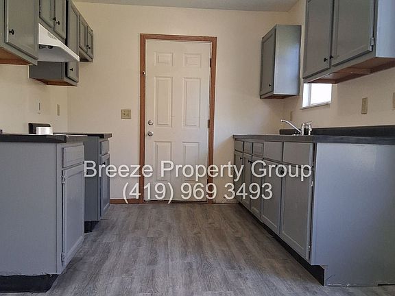 3rd image of 2816 Benford Ln