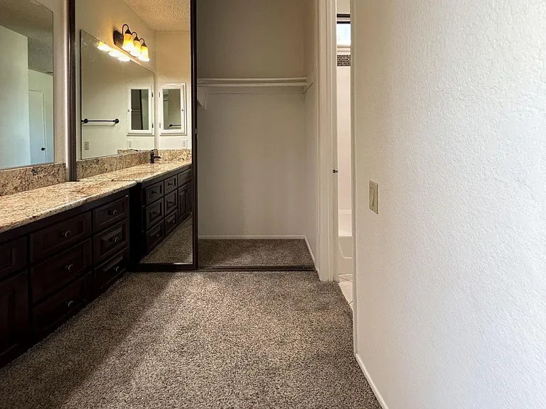 6064 Laura Ln — Photo 15