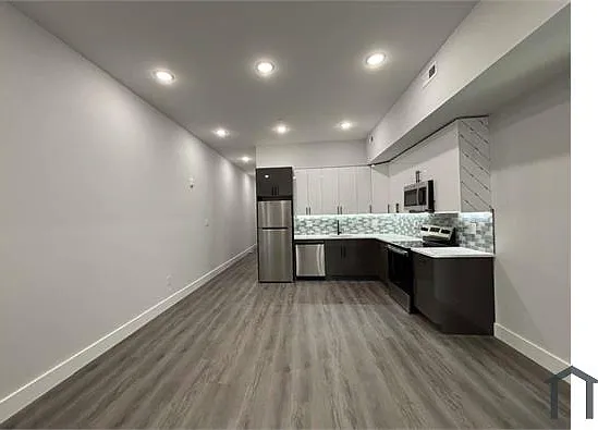 2 bed, 750 sqft, $1,660 — Photo 3