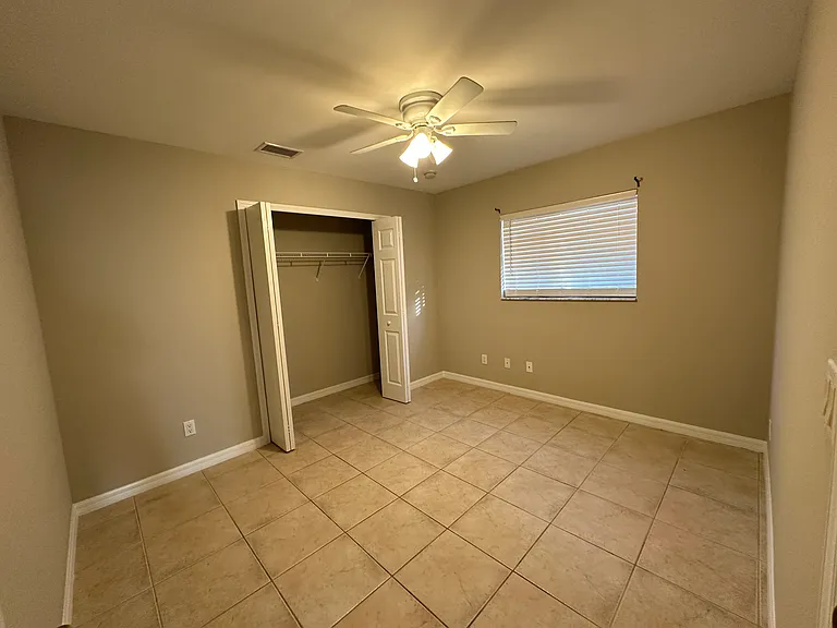 558 SE 5th Ave — Photo 10