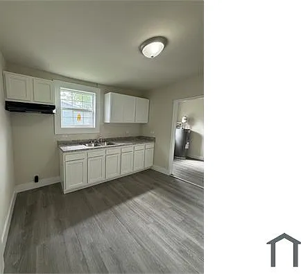 1303 Main St — Photo 3