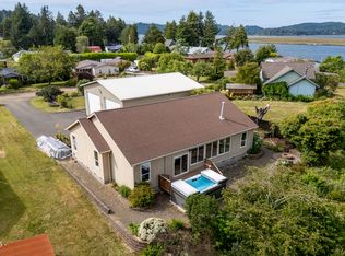955 SE River View Ln, Waldport, OR 97394
