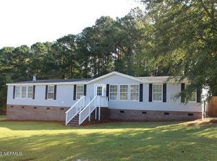 112 Indian Cave Dr, Richlands, NC 28574