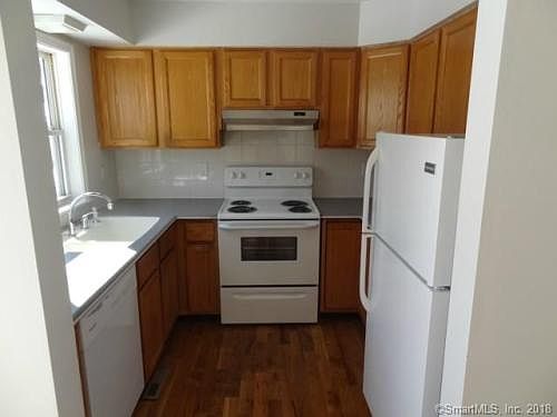 4th image of 45 Hanford Ave