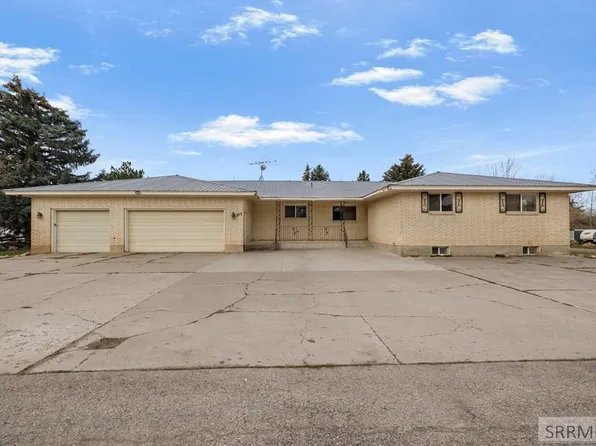 275 Park St, Newdale, ID 83436