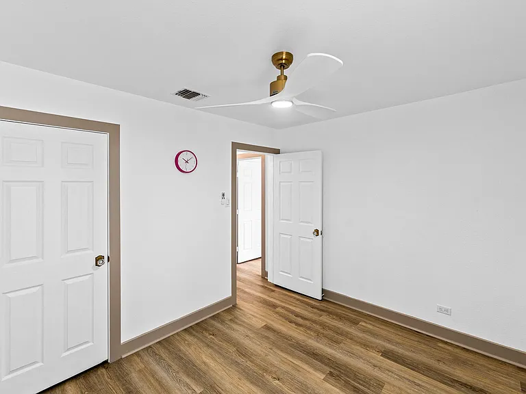 250 Koehler Ct — Photo 24