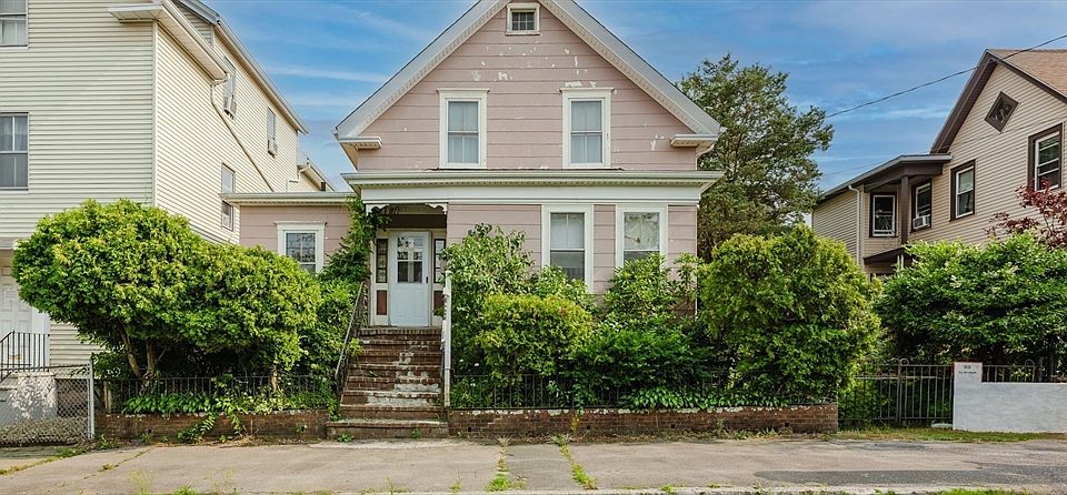 1st image of 194 Coffin Ave