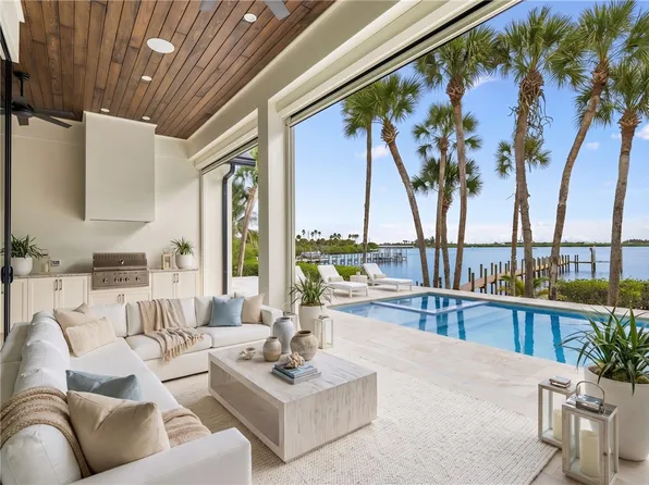 8680 Shore Ln, Vero Beach, FL 32967