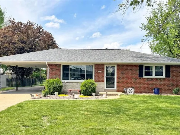 115 Cascade Dr, Columbia, IL 62236