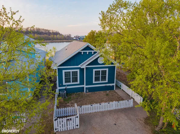 328 Beachwalk Ln, Michigan City, IN 46360