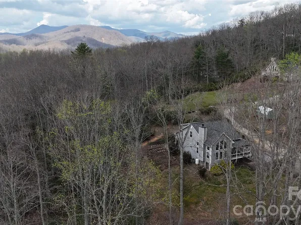 38 Pine Hill Rd, Fairview, NC 28730