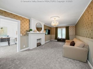 608 Kanawha Ave E, Clendenin, WV 25045