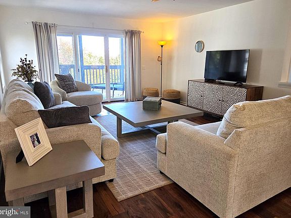 5th image of 10 Ericsson Ave #31
