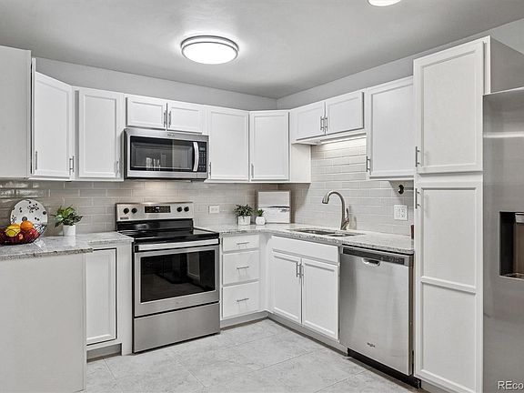 4th image of 650 S Alton Way #10A