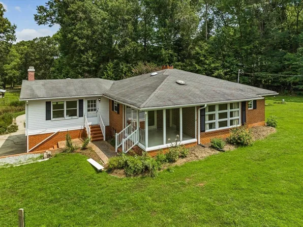 56 Dorsett Rd, Siler City, NC 27344
