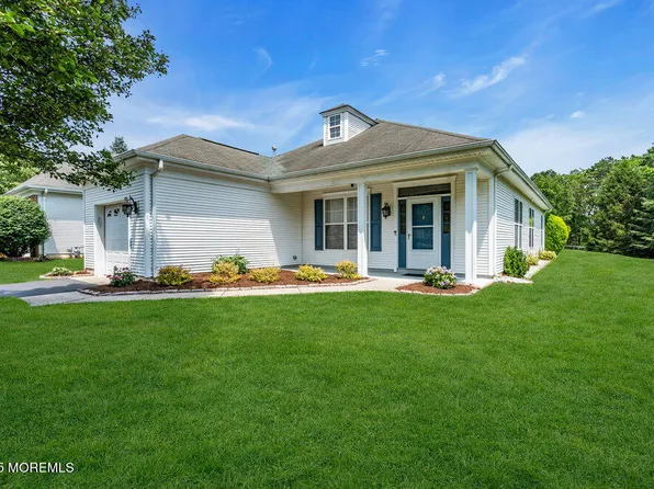 29 Goldenedge Way, Lakewood, NJ 08701