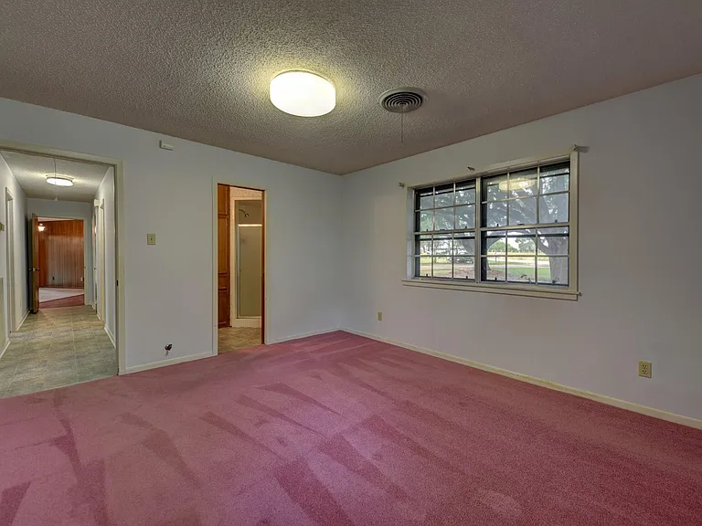 915 Farmers Rd — Photo 11
