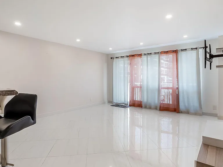 133 N Pompano Beach Blvd #204 — Photo 6