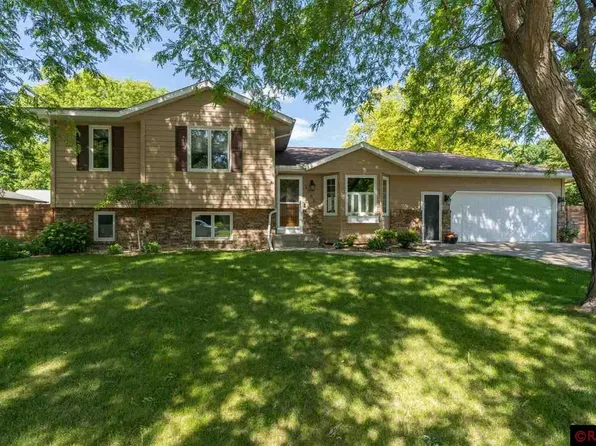 1705 Orchid Dr N, North Mankato, MN 56003