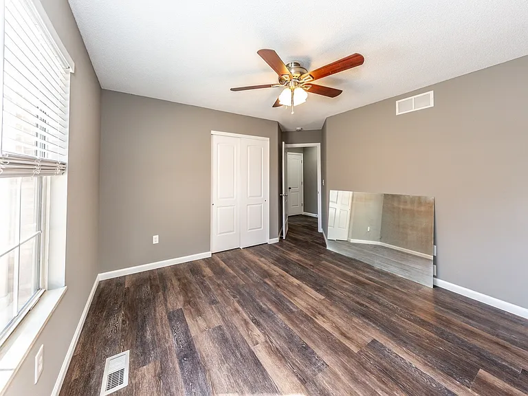 1113 S Walnut St — Photo 23