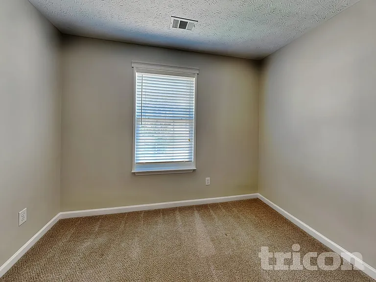 250 Oak Grove Way — Photo 11