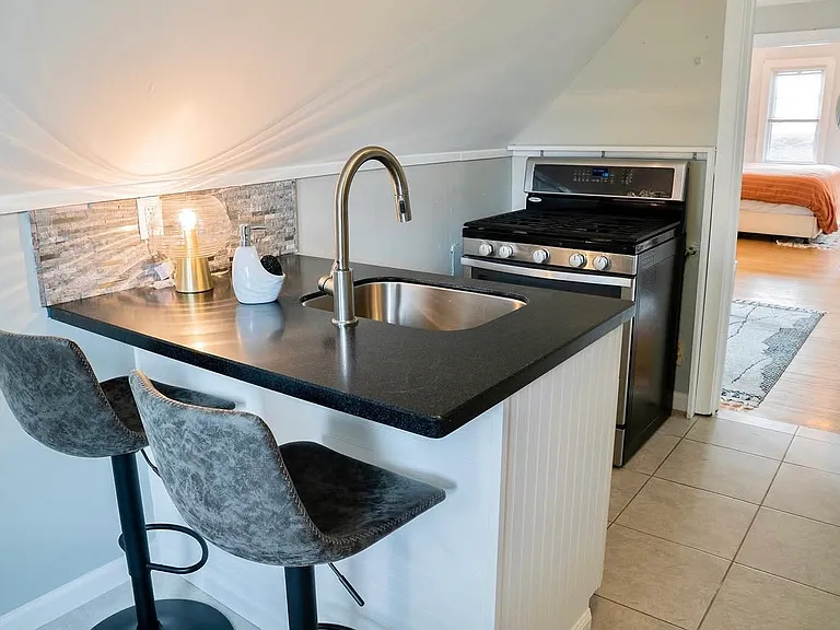 8 Alvin Pl — Photo 14