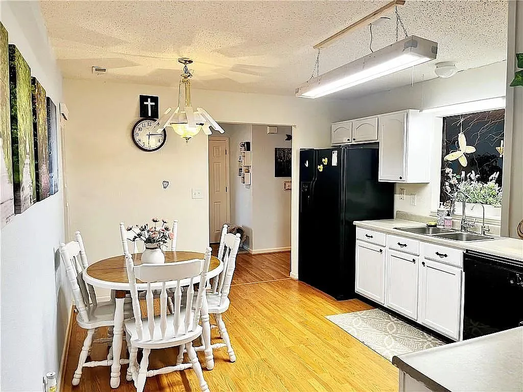 4 bed, 1616 sqft, $2,150 — Photo 3