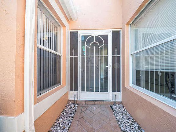 3rd image of 5690 Royal Lake Cir