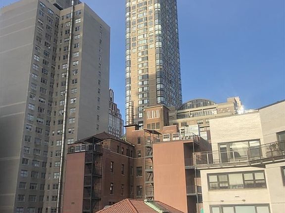 5th image of 220 E 63rd St APT 11F