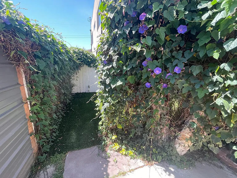2517 Thurman Ave — Photo 12