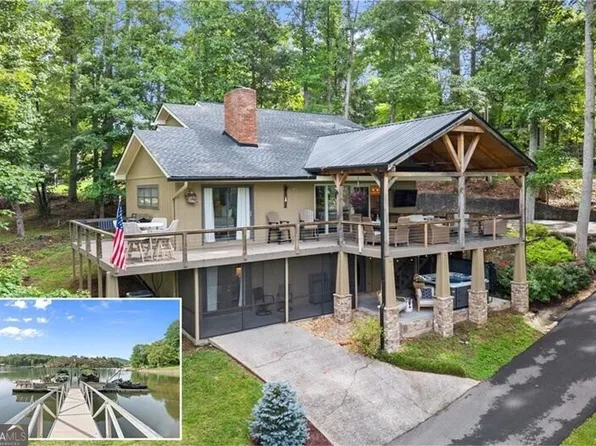 3755 Woods Creek Dr, Young Harris, GA 30582