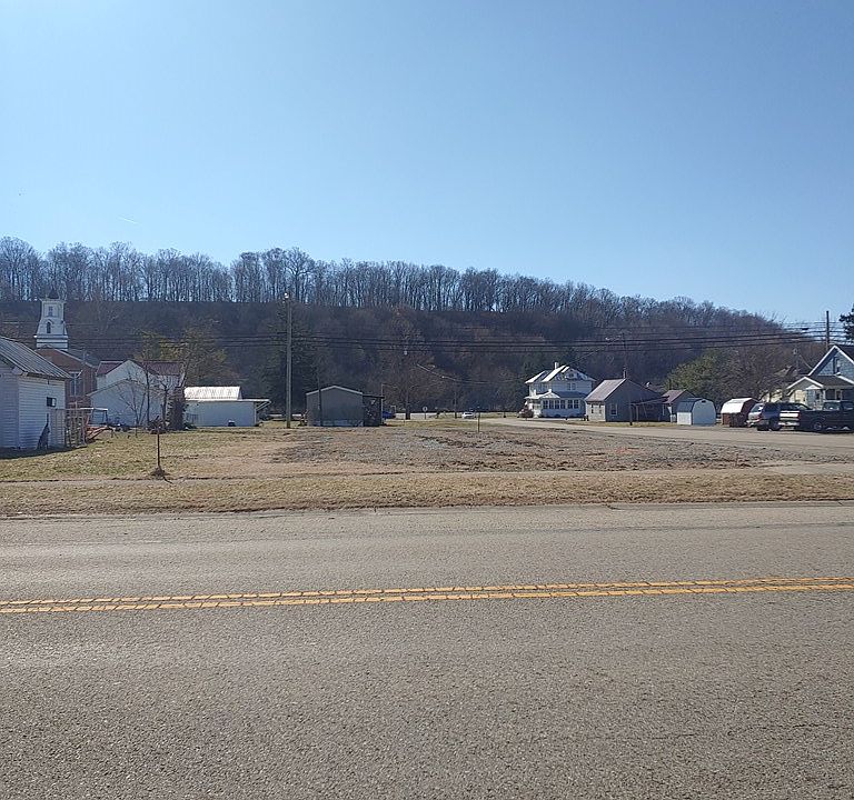 2nd image of 601 Main St