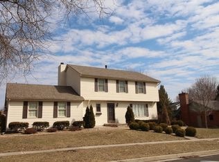 26 Brookshire Grn, Bloomington, IL 61704