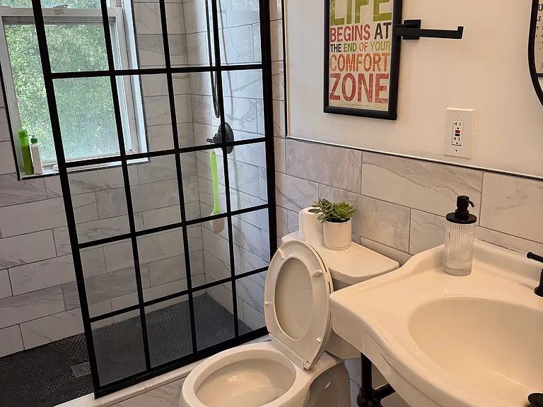 605 Lennox St #1 — Photo 5