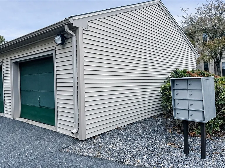 108 Norton Ave #9 — Photo 32