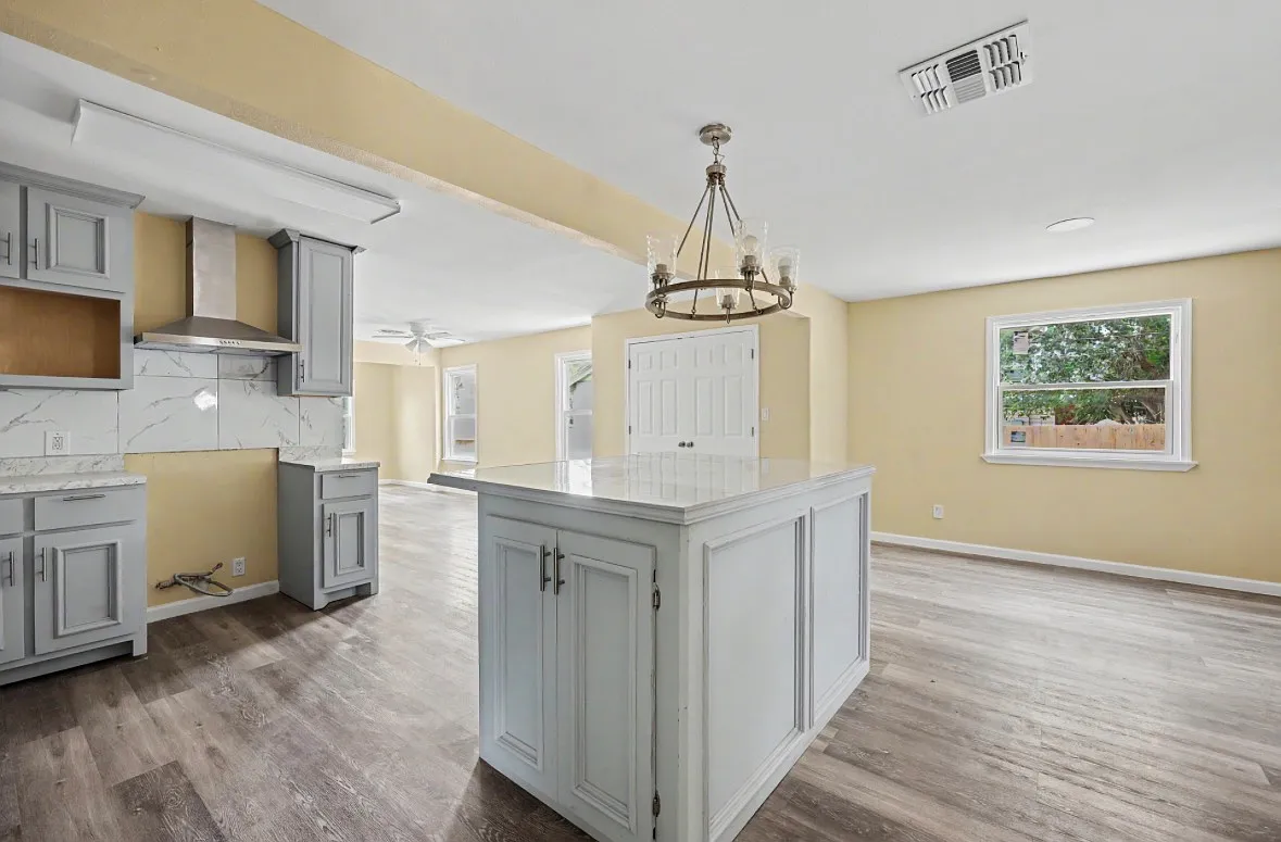 3 bed, 1281 sqft, $1,650 — Photo 4