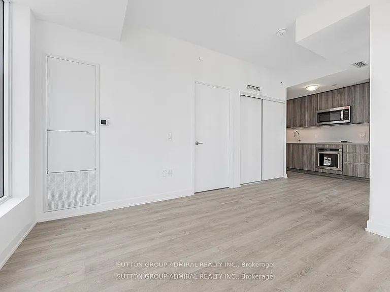15 Richardson St #1017 — Photo 14