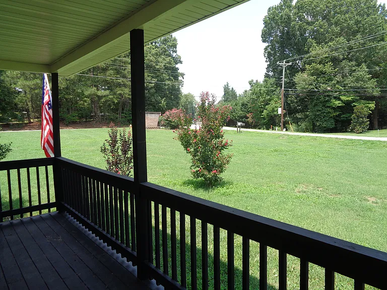 1506 Old Hollow Rd — Photo 3