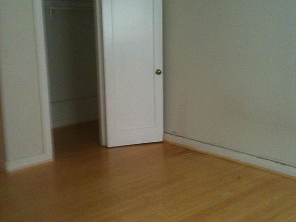 4th image of 2043A Pine St